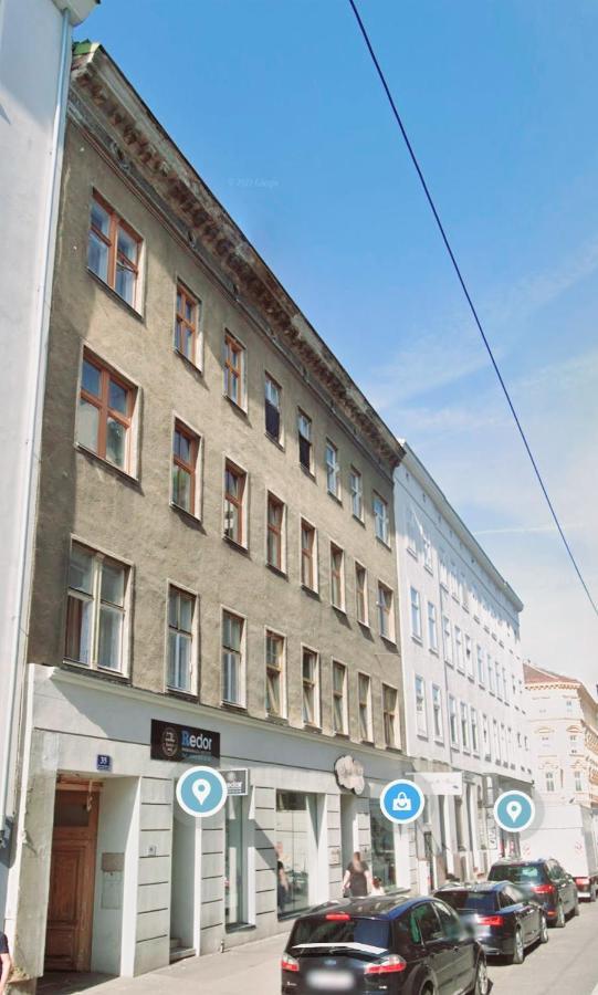 Cozy Market-Square Retreat Located In The Heart Of The 10Th District Wiedeń Zewnętrze zdjęcie